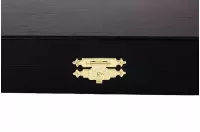 Eleganckie figury szachowe w czarnej drewnianej kasetce Eleganckie figury szachowe w czarnej drewnianej kasetce